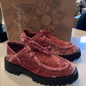 Free People Convertible Velvet Oxford - Sz 10/40 NIB